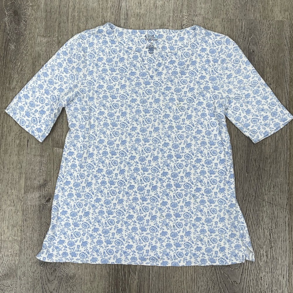 Croft & Barrow Blue Floral Women's Top
